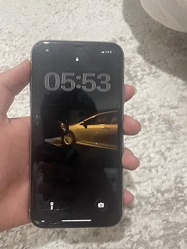 IPhone 11, Б/у, 128 ГБ, Серебристый, Защитное стекло, Чехол, 95 %