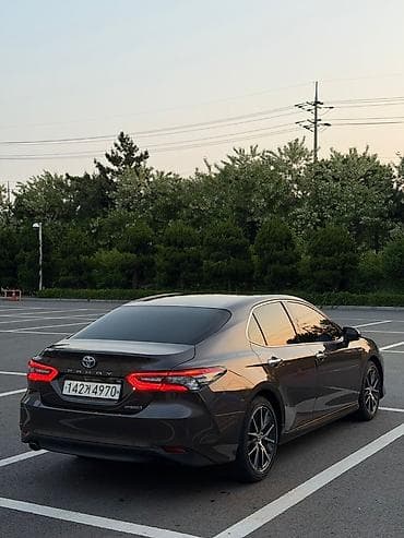 corolla 2004: Toyota Camry: 2021 г., Автомат, Гибрид, Седан — 3