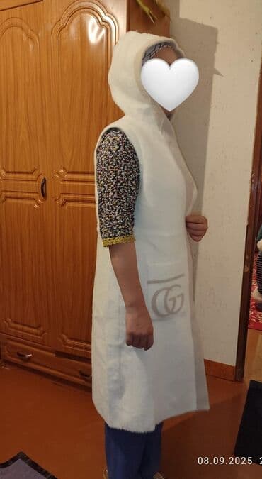 pull bear: Кардиган, Альпака, Длинная модель, Осень-весна, С меховой отделкой, С капюшоном, Оверсайз — 4