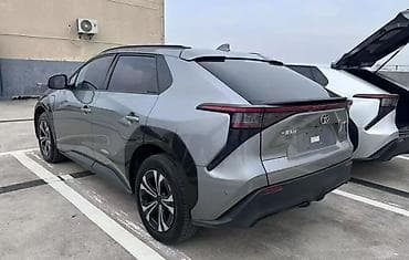 go park: Toyota bZ4X: 2023 г., Электромобиль, Кроссовер — 2