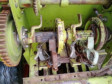 Тракторы Claas: Пресс‑подборщик CLAAS Markant 65 - Тип: поршневой тюковый — 4