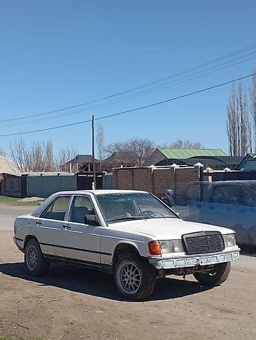 Mercedes-Benz 190: 1983 г., 2 л, Механика, Бензин, Седан — 6