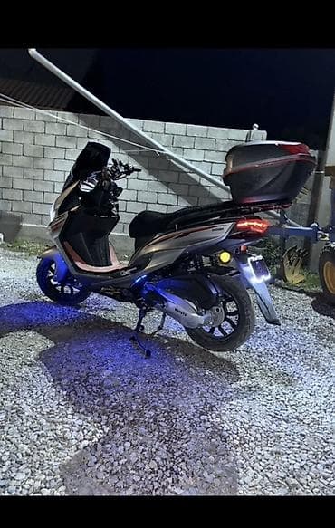 Транспорт: Макси-скутер Yamaha, 150 куб. см, Бензин, Б/у — 2
