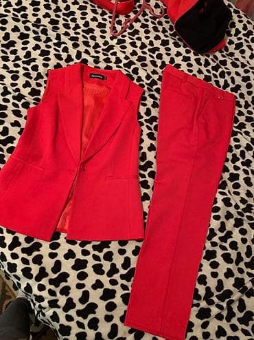 Новая двойка желетка с брюками 44-46 размер, абсолютно новая