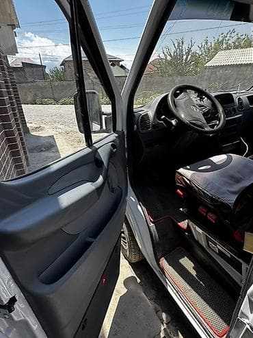 transporter multivan: Mercedes-Benz Спринтер: 2004 г., 2.2 л, Механика, Дизель, Фургон — 5
