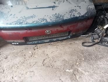 Топливные баки: Топливный бак Mazda 1992 г., Б/у, Оригинал — 4