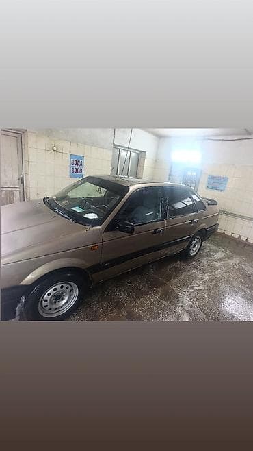 Volkswagen Passat: 1991 г., Механика, Седан