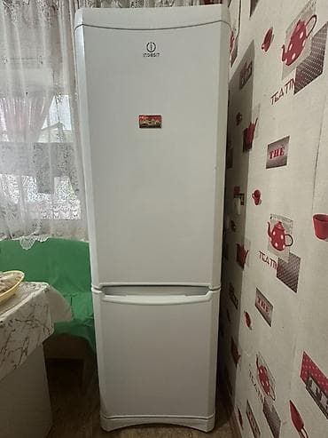 морозильник indesit sfr 167: Холодильник Indesit, Б/у, Двухкамерный — 2