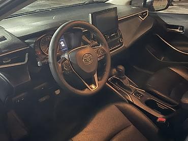 camry 10: Toyota Corolla: 2021 г., 1.8 л, Вариатор, Гибрид, Седан — 7