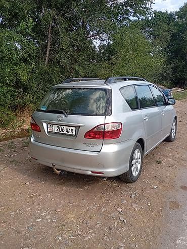 Toyota Avensis Verso: 2004 г., 2 л, Механика, Дизель, Минивэн — 3
