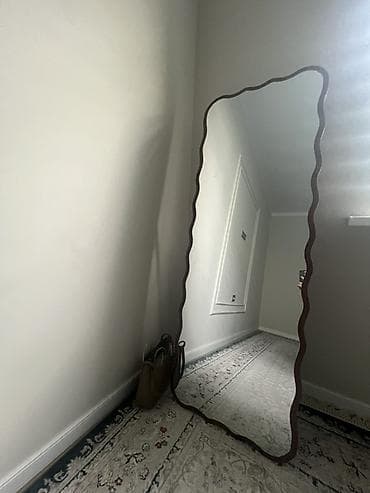 Напольное зеркало с волнистой рамой - Формат: большое вертикальное