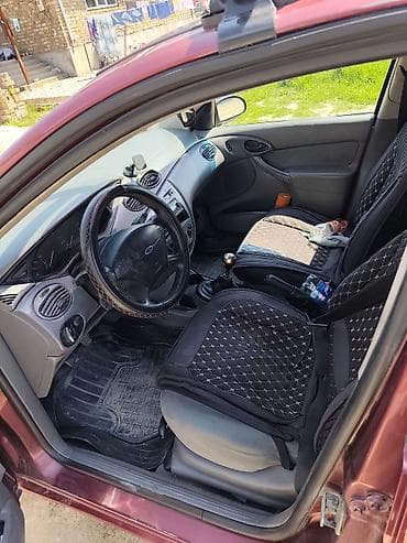 Ford Focus: 2002 г., 1.6 л, Механика, Бензин, Хэтчбэк
