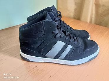 Высокие кеды/кроссовки V+ (логотип на пятке и боковой бирке). - at lalafo.kg Высокие кеды/кроссовки V+ (логотип на пятке и боковой бирке). -