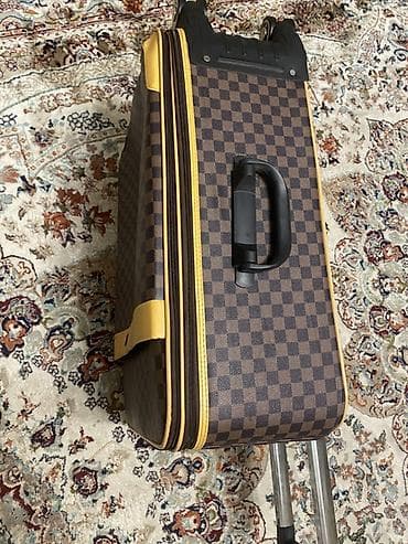 Жеке буюмдар: Чемодан, Чоң (70 л ашык, Дөңгөлөктүү — 3