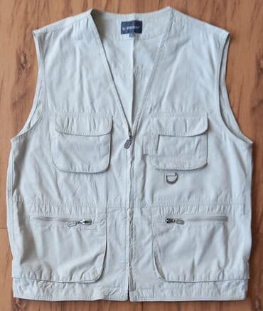 на прокат военная форма: Жилетка мужская, светлая, лёгкая, с кармашками. Состояние хорошее — 1