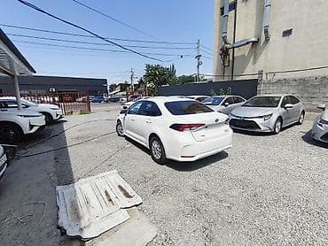 corolla 2022: Toyota Corolla: 2022 г., 1.8 л, Гибрид, Седан — 5