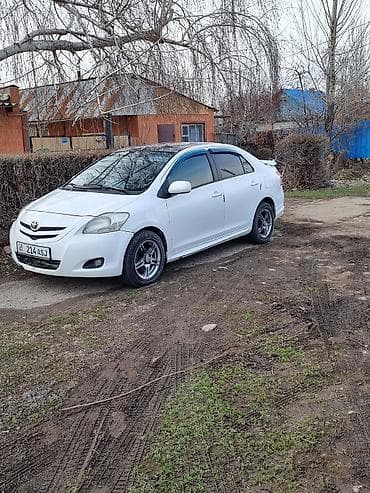 Toyota Yaris: 2007 г., 1.5 л, Ручные, Седан