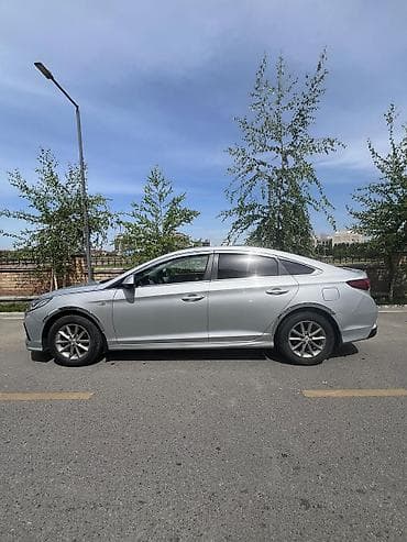 2017: Hyundai Sonata: 2017 г., 2 л, Автомат, Газ — 4