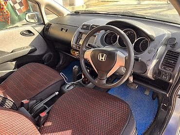 машина малга алмашам: Honda Fit: 2003 г., 1.3 л, Автомат, Бензин, Хетчбек — 8
