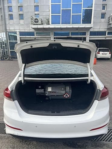 Продажа авто: Hyundai Avante: 2018 г., 1.6 л, Автомат, Газ, Седан — 5