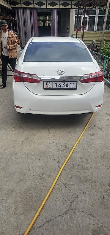 tesla model s: Toyota Corolla: 2013 г., 1.5 л, Ручные, Бензин, Седан — 4