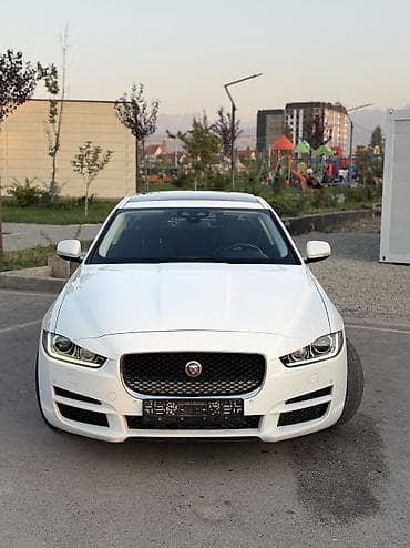 бу чехлы: Jaguar XE: 2017 г., 2 л, Автомат, Дизель, Седан — 2