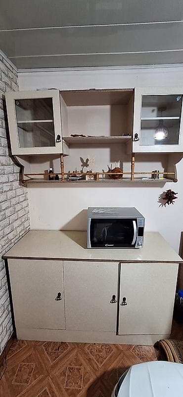 кухни гарнитур: Кухонный гарнитур, Б/у, цвет - Бежевый, ДСП — 2