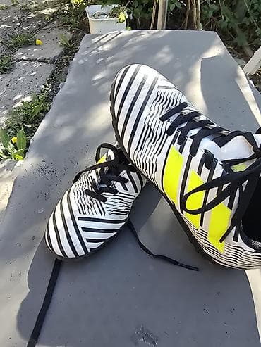 Футбольные бутсы/тапки для искусственного покрытия adidas Nemeziz at lalafo.kg Футбольные бутсы/тапки для искусственного покрытия adidas Nemeziz