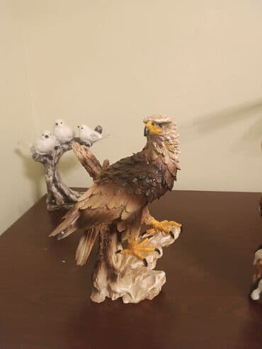продажа статуэток: Фигурка орла, изображающая хищную птицу с детализированным оперением — 1
