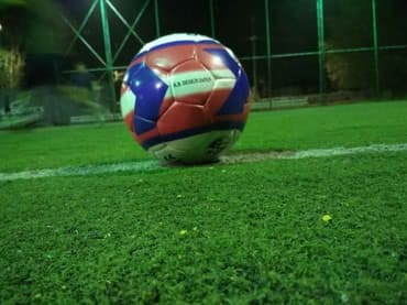 сколько стоит хороший футбольный мяч: Футбольные мячи HUMMEL! Качество: отличная!!! Мячи в наличии! Есть — 2