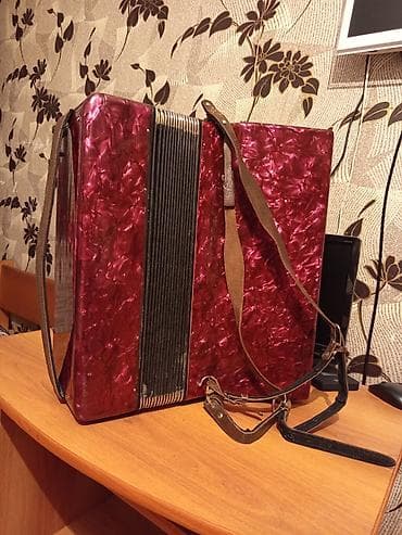Аккордеон сатылат срочно. абалы жакшы