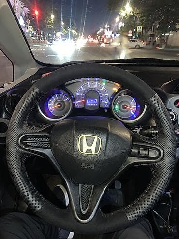фит 300000: Honda Fit: 2011 г., 1.5 л, Автомат, Бензин, Хэтчбэк — 8