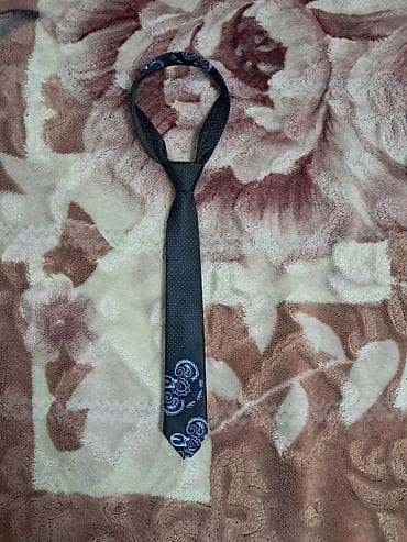 национальный платя: Всё за 3000 Состав: - Костюм-двойка темно-синего/черного цвета — 5