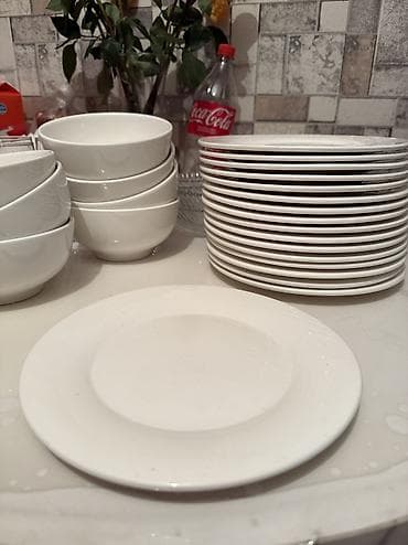 Ремонт и строительство: Продаю посуду(все вместе), в отличном состоянии Тарелки маленькие 17шт — 1