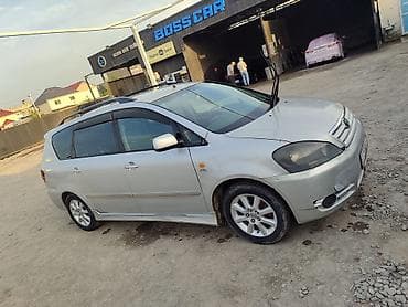 Toyota Verso: 2002 г., 2.4 л, Автомат, Бензин, Минивэн — 5