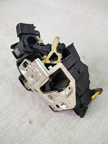 пластиковые двери: Дверной замок мерс с тросами замок водительскйй МЛ 5000 сом дверной — 8