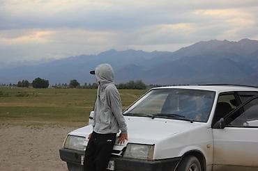 ВАЗ (ЛАДА) 2109: 1998 г., 1.5 л, Ручные, Бензин, Хэтчбэк at lalafo.kg ВАЗ (ЛАДА) 2109: 1998 г., 1.5 л, Ручные, Бензин, Хэтчбэк