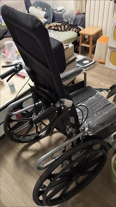 Корректоры осанки: Инвалидная коляска с высокой спинкой и подголовником - Тип: ручная — 2