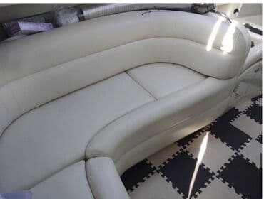 грузовой мото: Моторная яхта-кабриолет (круизер) с закрытой рубкой и носовой палубой — 8