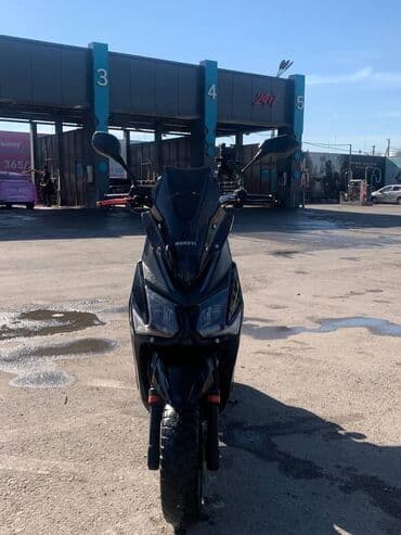 Макси-скутер 150 куб. см, Бензин, Б/у at lalafo.kg Макси-скутер 150 куб. см, Бензин, Б/у