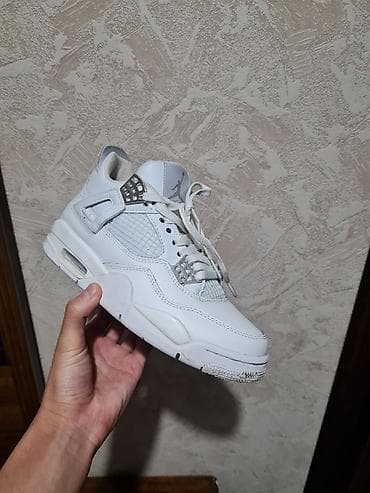 Мужские кроссовки, 39, Air Jordan, Б/у, цвет - Белый