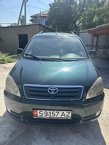 corolla 2016: Toyota Avensis Verso: 2001 г., 2 л, Механика, Бензин, Минивэн — 2