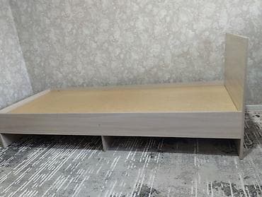 Кровать в отличном состоянии пишите мне в ватсап мы в военантоновке