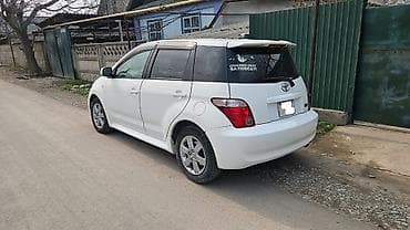 японцы: Toyota Ist: 2005 г., Хэтчбэк — 4