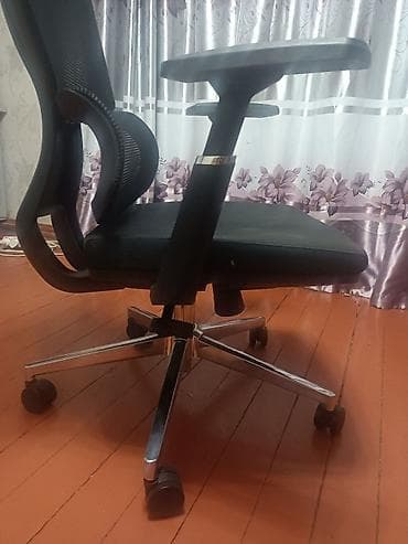 Игровые кресла: Игровое кресло, Б/у, С колесиками, цвет - Черный — 5