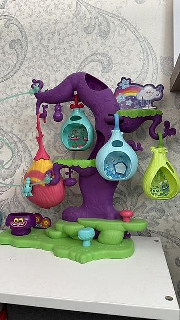 Игровой набор «Дерево троллей» (Trolls) — многоуровневая локация с