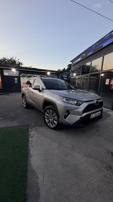 Toyota RAV4: 2021 г., 2.5 л, Автомат, Бензин, Кроссовер