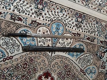 Антикварный кинжал Описание: - Традиционный кинжал с прямым клинком