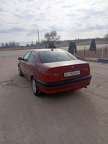 Продажа авто: Toyota Avensis: 1998 г., Бензин, Седан — 5