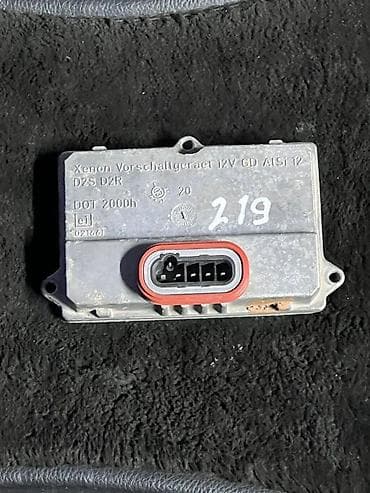 2 8: Ксеноновый блок розжига Hella 5DV 008 290-00 на Mercedes-Benz W219 - — 2